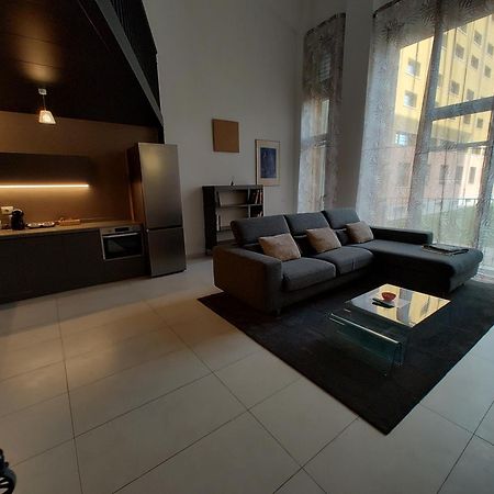 Milan Space Loft - Apartment Close To M5 Subway - Free Parking - Sky & Netflix Tv المظهر الخارجي الصورة